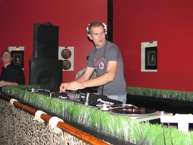 Steve Porter at Zen (2009)