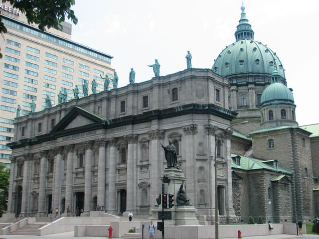 Marie Reine du Monde